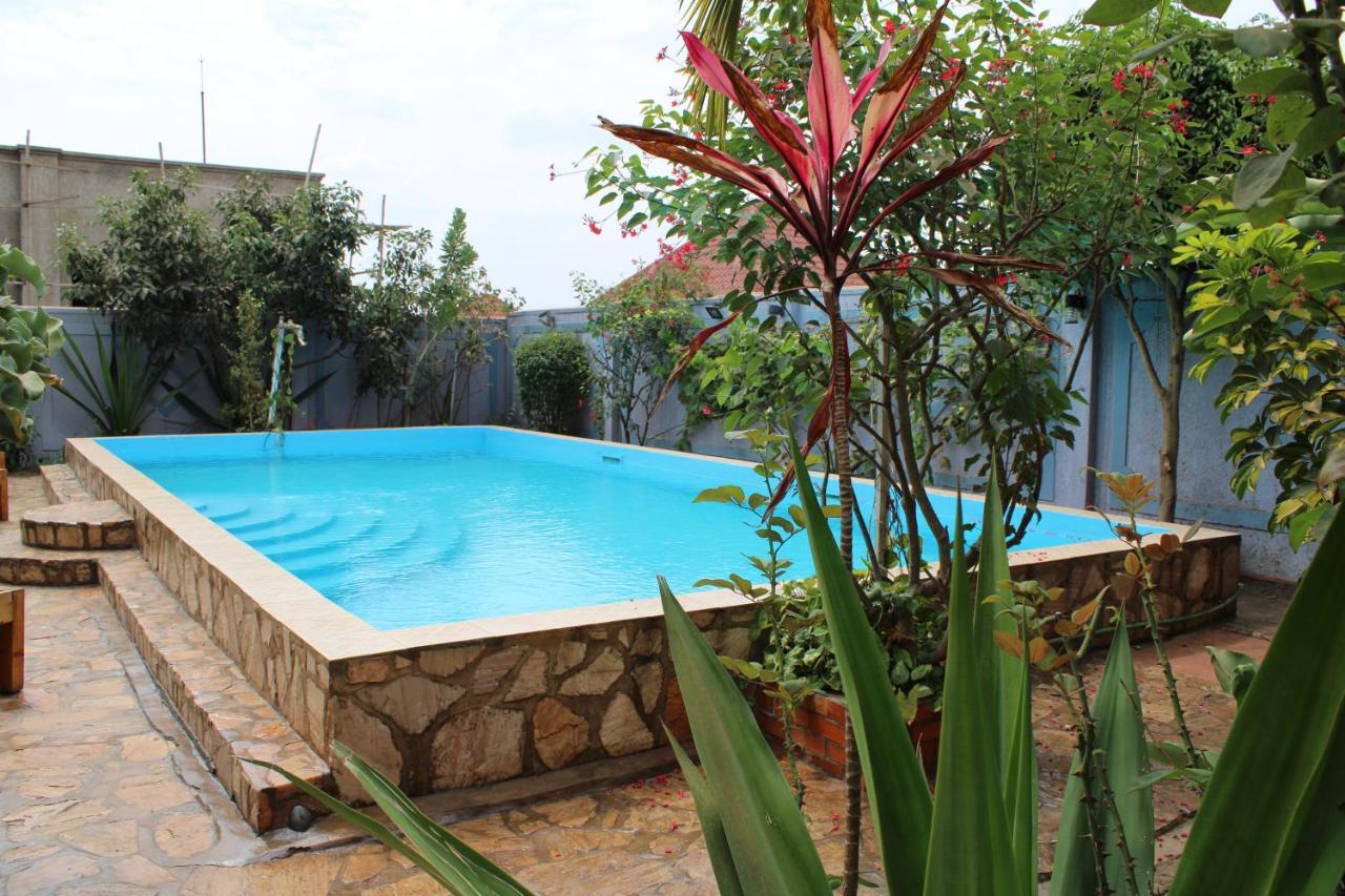 Umusambi B&B Kigali Exterior photo