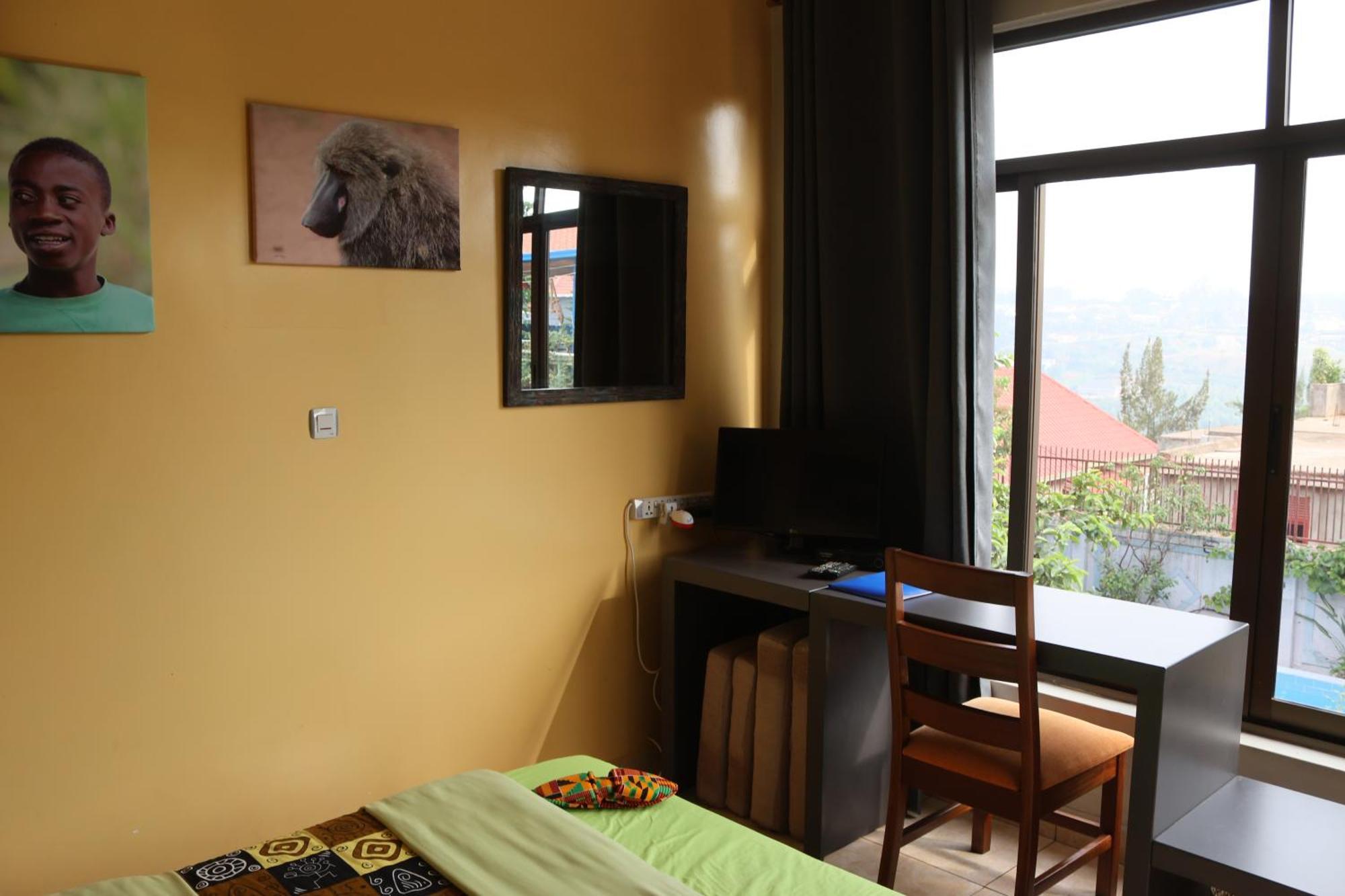 Umusambi B&B Kigali Exterior photo